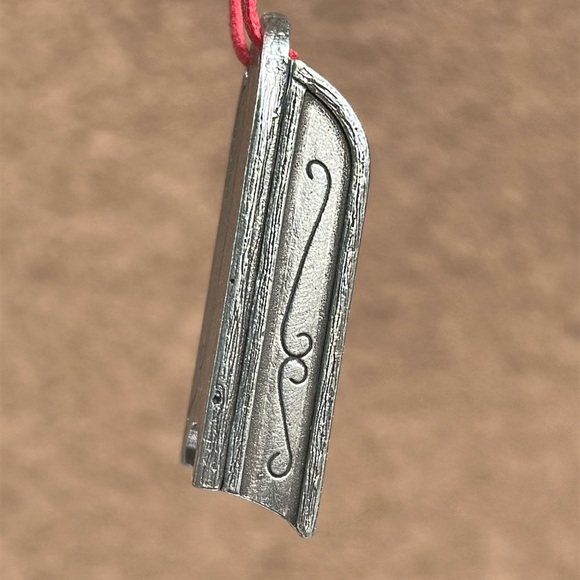 Danforth Victorian Pewter Sled 2003 Annual
Ornament Vintage - Picture 7 of 16